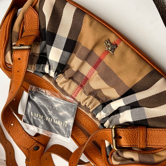 Burberry House Check Shoulder bag - Picture 7 of 12